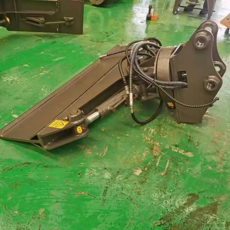 What is the operation speed of the excavator railway slope cleaning machine in free wheel mode?